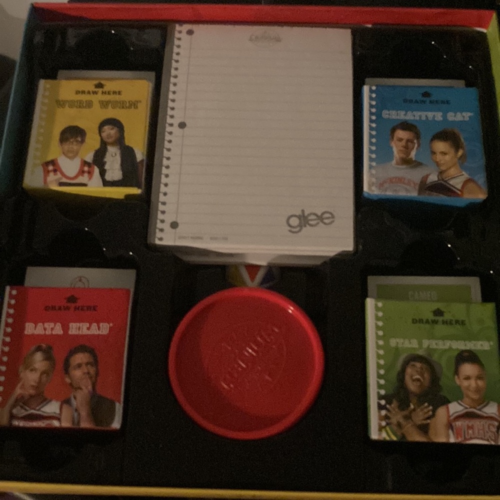 Glee Cranium Board Game - Picture 2 of 2